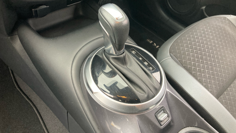 Nissan Juke 1.0 DiG-T 114 N-Connecta 5dr DCT Petrol Hatchback